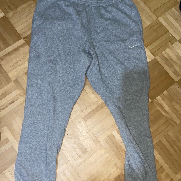 Nike Light Gray Sweatpants - Picture 1 of 3